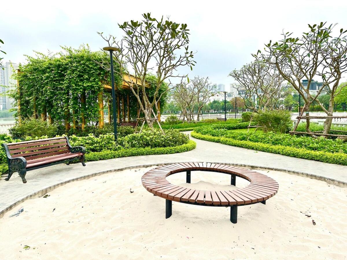 Lux Near Korean Embassy, Dcapital And Nation Convention Centre Hanoi